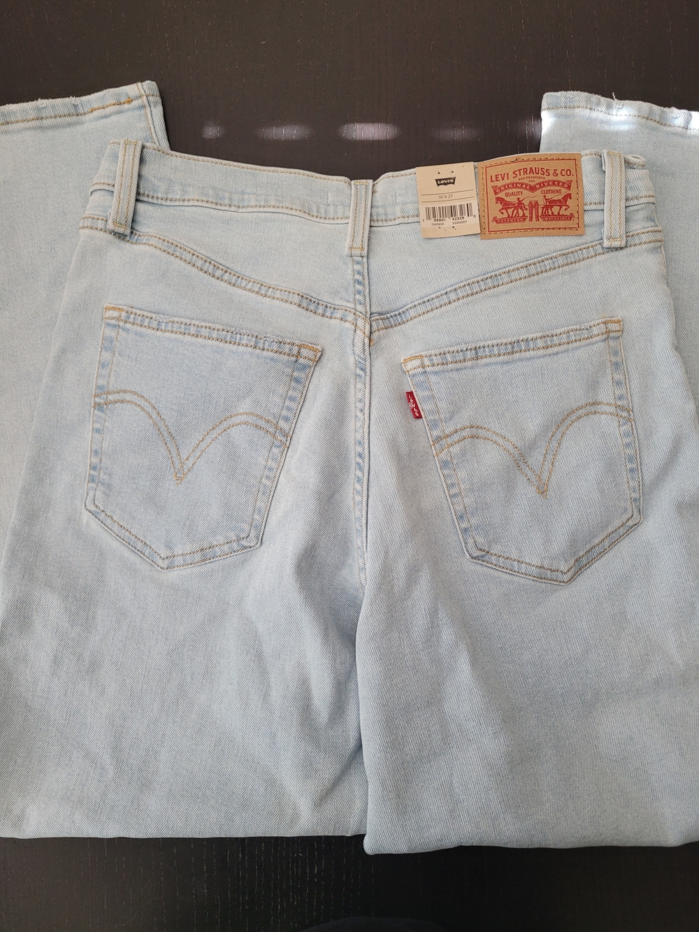 Levi's Ribcage Straight Ankle Jeans - Light Wash, Pale Blue, Buttonfly - Picture 4 of 11
